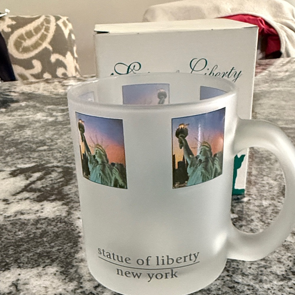 Set of 2 Statue of Liberty New York Frosted Mug